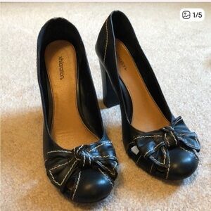 ISO Xhilaration Black Bow Block Heel Pumps